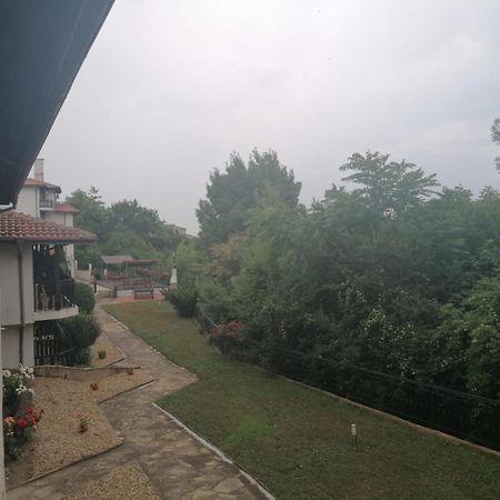 Spacious Fully Furnished Studio In Kavarna Apart Hotel Exterior foto