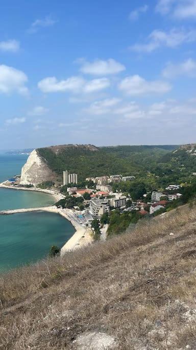 Spacious Fully Furnished Studio In Kavarna Apart Hotel Exterior foto