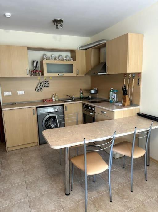 Spacious Fully Furnished Studio In Kavarna Apart Hotel Exterior foto