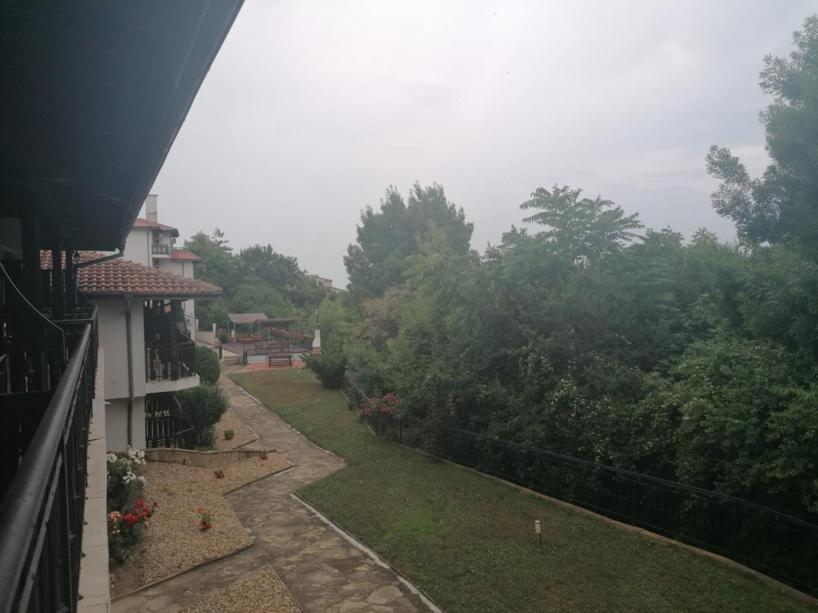 Spacious Fully Furnished Studio In Kavarna Apart Hotel Exterior foto